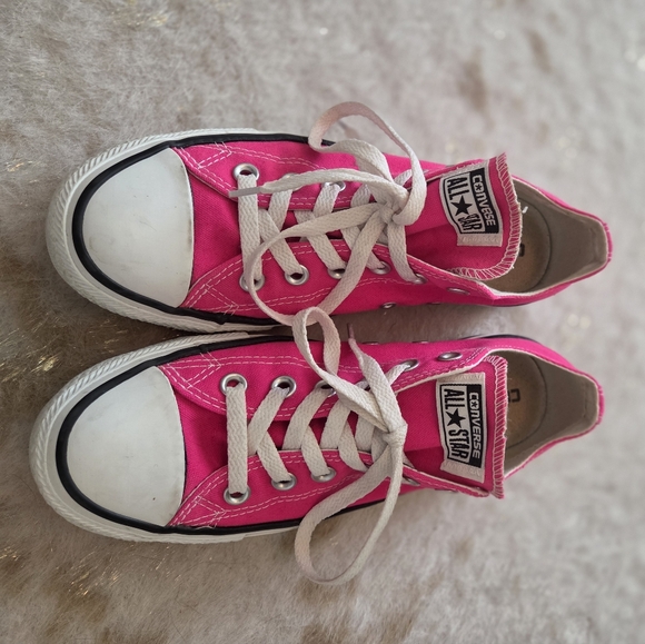 Converse Hot Pink Sneakers Size 8 - Picture 2 of 7